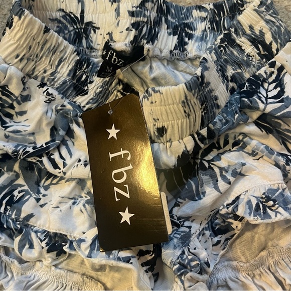 NWT Flowers by Zoe Shorts - Picture 5 of 5